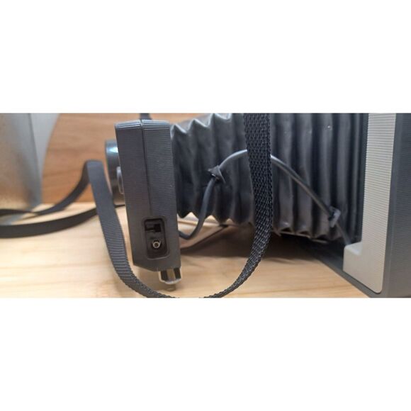 Vintage 1967 Polaroid Land Camera 220 Packfilm Camera - Picture 13 of 16